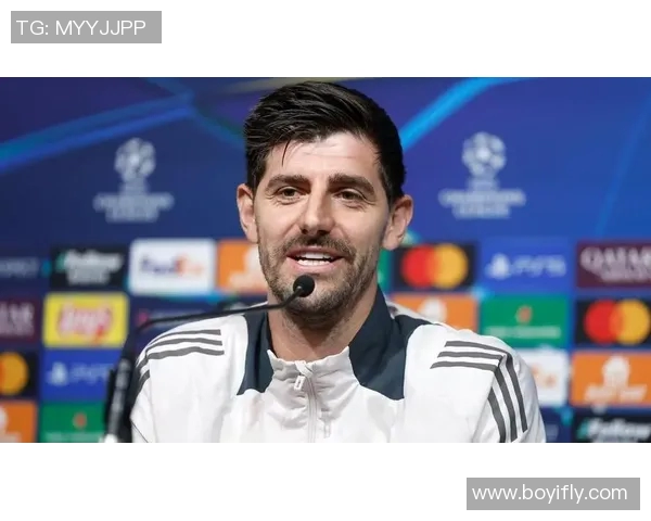 库尔图瓦：从守门员到传奇的成长之路与足球生涯回顾