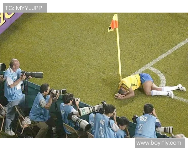 西班牙与荷兰世界杯对决回顾：经典之战的战术与瞬间解析